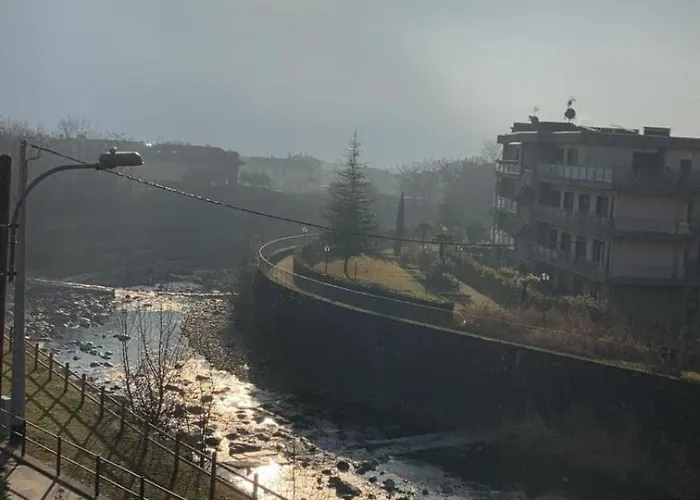 Semesterbostad River House